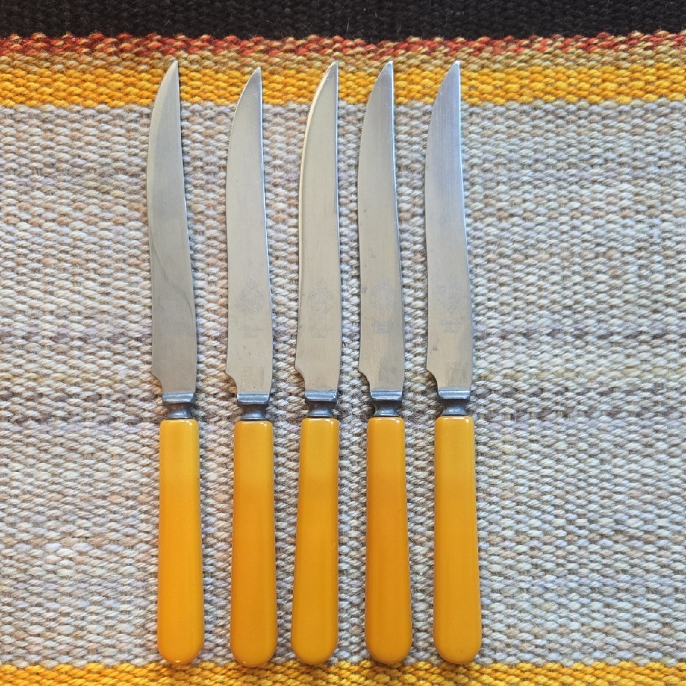 Vintage Set of 5 Glo-Hill Bakelite Yellow Handle Steak Knives